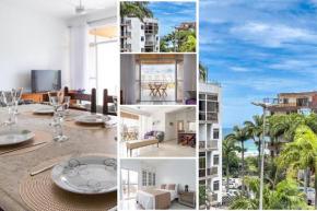 200m da PRAIA DO FORTE com VISTA, GARAGEM, VARANDAS e Wi-Fi 250 MEGAS